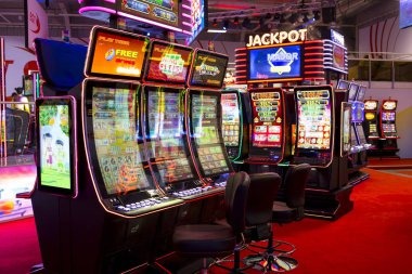 slot 99 Sakong live dealer studio with HD multi-camera setup